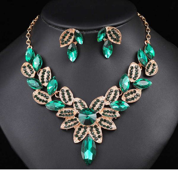 new accessories exaggerated necklace set women's luxury crystal banquet dress collar chain 230628, Silver
new accessories exaggerated necklace set women's luxury crystal banquet dress collar chain 230628, Silver