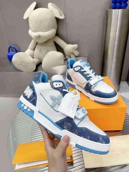 designer luxury sneaker platform runner sport canvas shoes letter flower sneakers time out rubber trainers v leather casual shoes mirror qua, Black
designer luxury sneaker platform runner sport canvas shoes letter flower sneakers time out rubber trainers v leather casual shoes mirror qua, Black