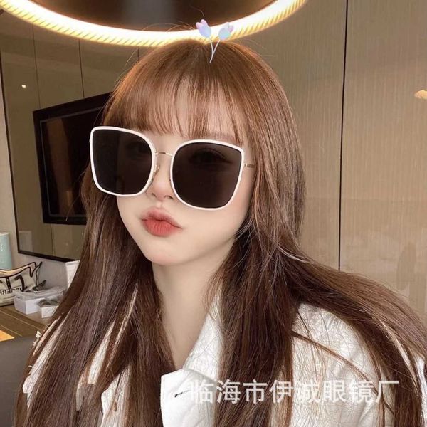 ins sunglasses female korean version harold hara 2021 new star lady tiktok red square sunglasses., White;black
ins sunglasses female korean version harold hara 2021 new star lady tiktok red square sunglasses., White;black