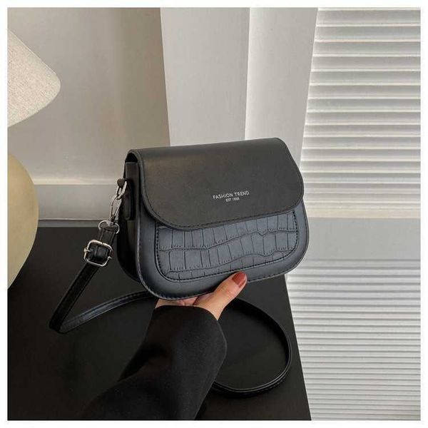 small stone pattern square bag fashion saddle bag simple one shoulder crossbody bag casual phone bag
small stone pattern square bag fashion saddle bag simple one shoulder crossbody bag casual phone bag