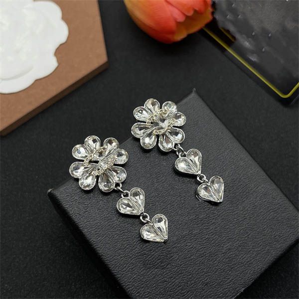 premium luxury letter ccity earrings charm designer gold earring fine jewelry classic senior c logo couple christmas heart-shaped gift 7623, Golden;silver
premium luxury letter ccity earrings charm designer gold earring fine jewelry classic senior c logo couple christmas heart-shaped gift 7623, Golden;silver