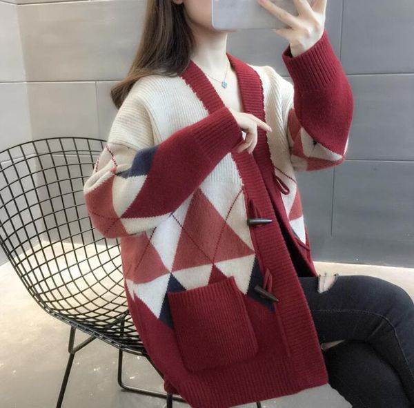 women's sweaters designer v-neck diamond button pocket knit cardigan jacket, White;black
women's sweaters designer v-neck diamond button pocket knit cardigan jacket, White;black