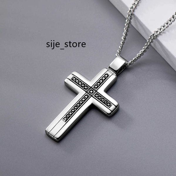 new network red hip hop rock cross necklace men's s925 sterling silver black moissanite pendant
new network red hip hop rock cross necklace men's s925 sterling silver black moissanite pendant