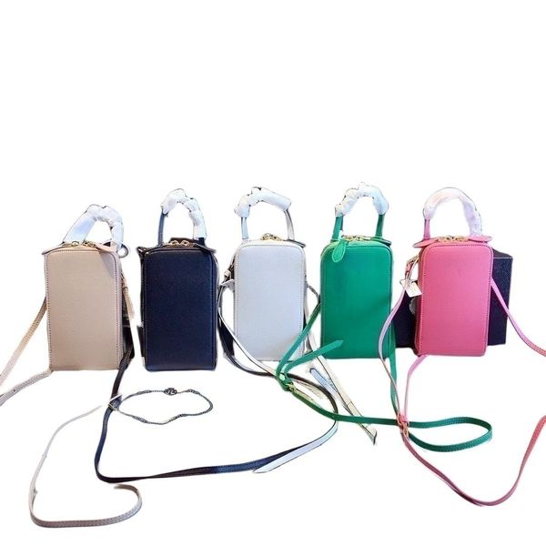 new high-end luxury phone bag crossbodies bag with notch craftsmanship, high-quality fabric, durable and wear-resistant original hardware
new high-end luxury phone bag crossbodies bag with notch craftsmanship, high-quality fabric, durable and wear-resistant original hardware