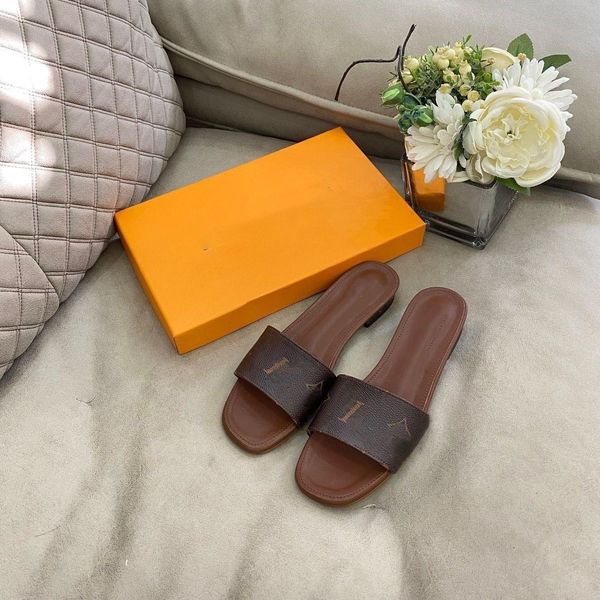 luxury brand slippers ladies classic print flat sandals fashion simple leather old flower brown a flip-flops outdoor beach slippers, Black
luxury brand slippers ladies classic print flat sandals fashion simple leather old flower brown a flip-flops outdoor beach slippers, Black