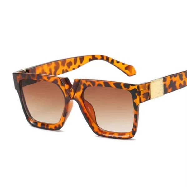 luxurious new designer sunglasses safety material handsome practical sunglasses beach, party, sports, driving essential fashion sharp tool 6, White;black
luxurious new designer sunglasses safety material handsome practical sunglasses beach, party, sports, driving essential fashion sharp tool 6, White;black