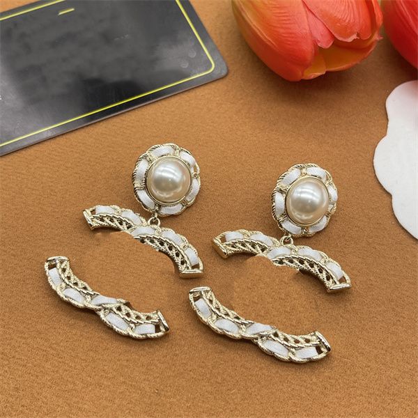 premium luxury letter ccity earrings charm designer gold earring fine jewelry classic senior c logo couple christmas heart-shaped gift 656, Golden;silver
premium luxury letter ccity earrings charm designer gold earring fine jewelry classic senior c logo couple christmas heart-shaped gift 656, Golden;silver