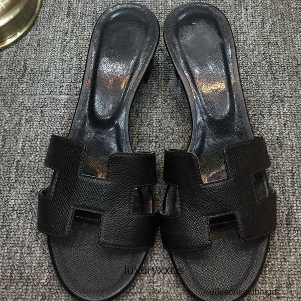 girl hermz oran lychee oasis leather thick sandal h-shaped slippers sandals 2023 heeled h cowhide designer high colors sheepskin shoes size
girl hermz oran lychee oasis leather thick sandal h-shaped slippers sandals 2023 heeled h cowhide designer high colors sheepskin shoes size