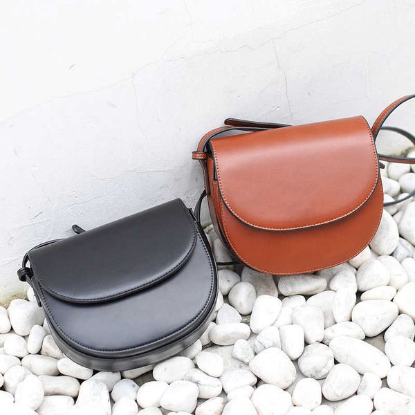 version simple single shoulder bag leisure solid color semi-circular saddle bag net red fashion trend messenger women's bag
version simple single shoulder bag leisure solid color semi-circular saddle bag net red fashion trend messenger women's bag