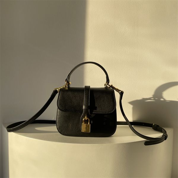 metal buckle smooth cow leather handbag with adjustable shoulder straps for carrying crossbody single shoulder bag full of creativity
metal buckle smooth cow leather handbag with adjustable shoulder straps for carrying crossbody single shoulder bag full of creativity