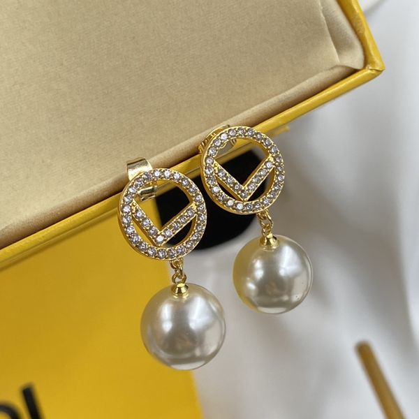 18k gold plated designers brand earrings designer letter ear stud women crystal pearl geometric earring for wedding party jewerlry accessori, Golden;silver
18k gold plated designers brand earrings designer letter ear stud women crystal pearl geometric earring for wedding party jewerlry accessori, Golden;silver