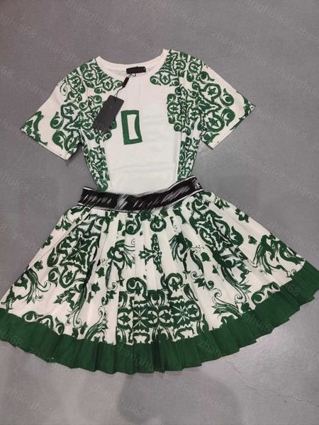 23ss womens designer clothing skirt set round neck cotton logo print short-sleeved t-shirt letter webbing pleated skirt sets womens clothing, White
23ss womens designer clothing skirt set round neck cotton logo print short-sleeved t-shirt letter webbing pleated skirt sets womens clothing, White