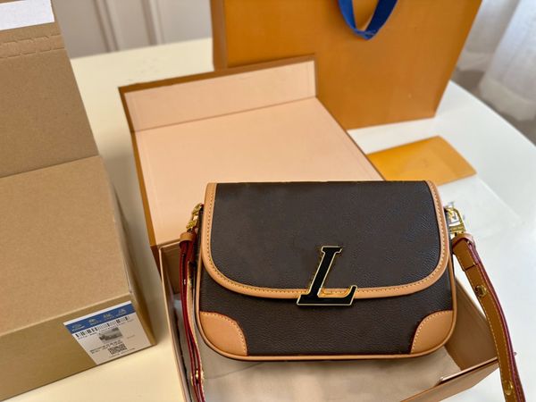 haute brand diane baguette bag water ripple leather handbag crossbody strap shoulder bags luxurys designer underarm purse fashion
haute brand diane baguette bag water ripple leather handbag crossbody strap shoulder bags luxurys designer underarm purse fashion