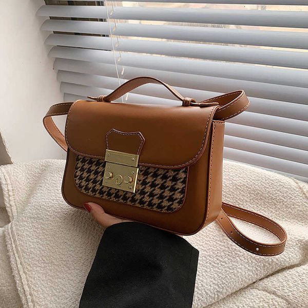 this year's popular small bag new fashion one shoulder women's bag versatile plaid lock buckle diagonal saddle bag
this year's popular small bag new fashion one shoulder women's bag versatile plaid lock buckle diagonal saddle bag