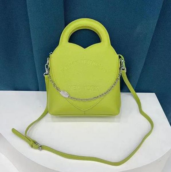 women's luxury designer shoulder strap bags messenger versatile fashion women purses and handbags
women's luxury designer shoulder strap bags messenger versatile fashion women purses and handbags