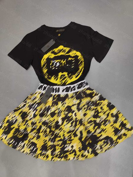 23ss skirt set womens designer clothing round neck cotton letter logo printed short-sleeved t-shirt letter webbing pleated skirt sets womens, White
23ss skirt set womens designer clothing round neck cotton letter logo printed short-sleeved t-shirt letter webbing pleated skirt sets womens, White