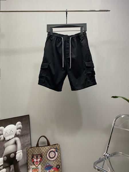 23ss men short pant fashion work street new five shors pocket inlay inverted triangle metal badge design elastic-waist three-dimensional bag, White;black
23ss men short pant fashion work street new five shors pocket inlay inverted triangle metal badge design elastic-waist three-dimensional bag, White;black