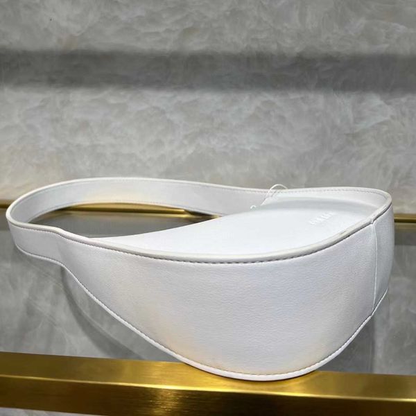 summer new leather women's bag irregular half crescent bag zipper underarm bag portable bag
summer new leather women's bag irregular half crescent bag zipper underarm bag portable bag