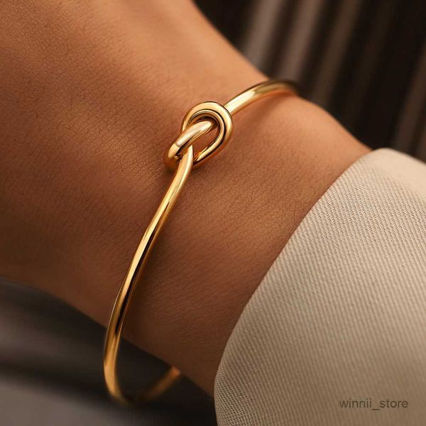 charm bracelets stainless steel bracelets men's fashion woven twist texture bangles for women jewelry statement streetwear gifts r23070, Golden;silver
charm bracelets stainless steel bracelets men's fashion woven twist texture bangles for women jewelry statement streetwear gifts r23070, Golden;silver