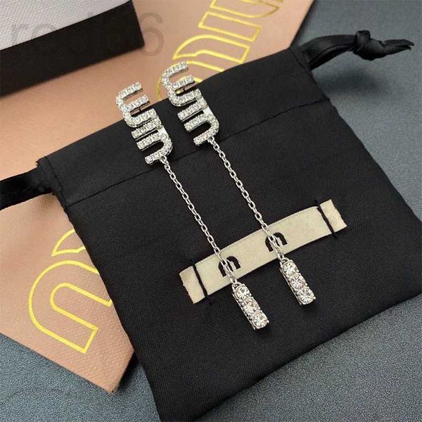 charm designer miao family letter inlaid diamond flow rate earstuds silver needle earrings i7zl, Golden
charm designer miao family letter inlaid diamond flow rate earstuds silver needle earrings i7zl, Golden