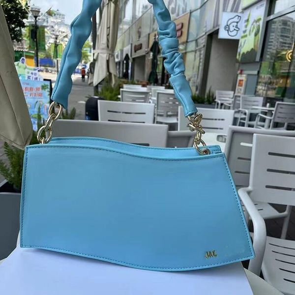 jaquemus 2023 new jaquemus levague wave pattern shoulder bag ins same underarm bag small style stick bag dinner bag 33.8.16cm 23
jaquemus 2023 new jaquemus levague wave pattern shoulder bag ins same underarm bag small style stick bag dinner bag 33.8.16cm 23