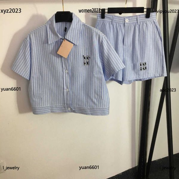 womens designer clothing tracksuits girl suit 2pcs short sleeved shirt with front and back studded letter stripes and shorts, Gray
womens designer clothing tracksuits girl suit 2pcs short sleeved shirt with front and back studded letter stripes and shorts, Gray