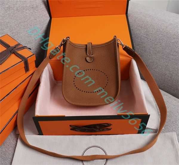 fashionable soft leather bag female evelyn mobile phone bag fashionable simple one shoulder messenger handbag9
fashionable soft leather bag female evelyn mobile phone bag fashionable simple one shoulder messenger handbag9