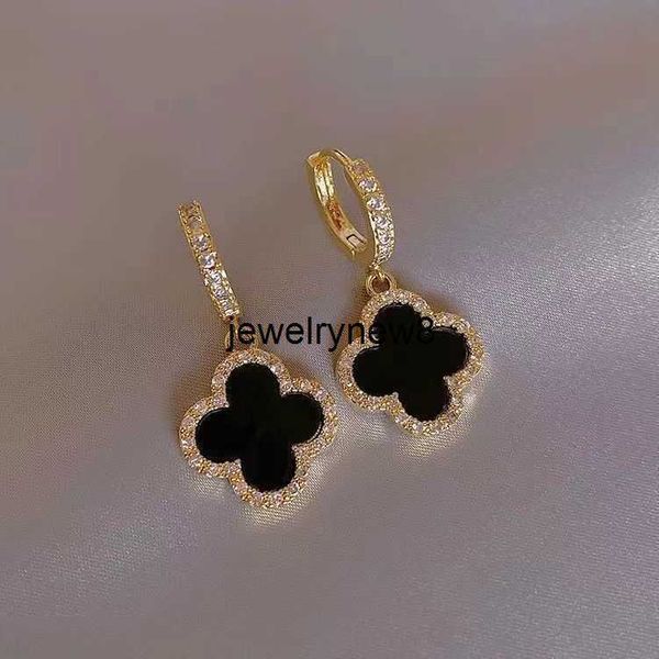 designer earrings four-leaf clover earrings for women senior classic small fragrant wind earrings new clover earrings 18k gold light luxury, Golden;silver
designer earrings four-leaf clover earrings for women senior classic small fragrant wind earrings new clover earrings 18k gold light luxury, Golden;silver