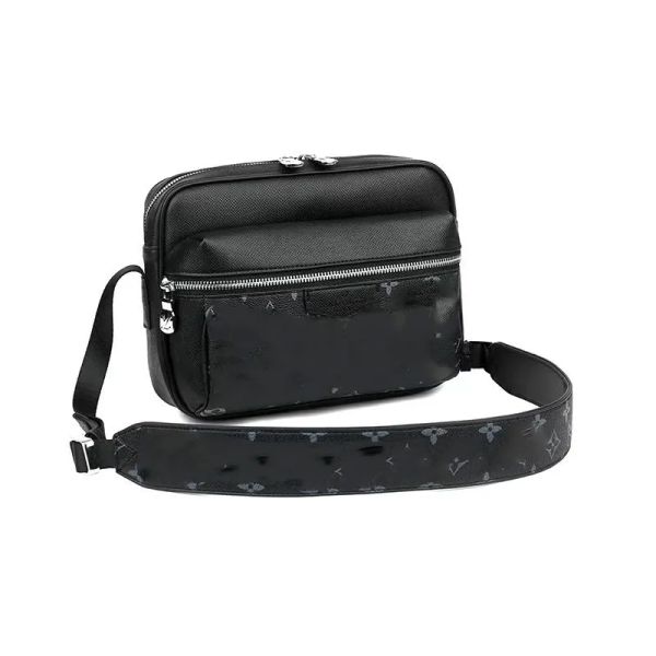 A versatile shoulder bag for men's bags in classic fashion, Black1
A versatile shoulder bag for men's bags in classic fashion, Black1