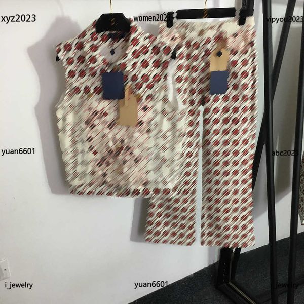 designer women tracksuits girl casual set size s-l 2pcs splice design sleeveless lapel jacket and floral printed jeans july03, White
designer women tracksuits girl casual set size s-l 2pcs splice design sleeveless lapel jacket and floral printed jeans july03, White