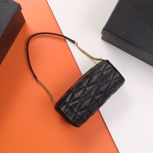 designers bag fashion luxurys mini hobo bag decorated with hook closure in quilted lambskin underarm bag small handbags tube sade bag for wo
designers bag fashion luxurys mini hobo bag decorated with hook closure in quilted lambskin underarm bag small handbags tube sade bag for wo