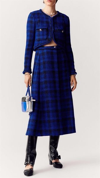 chan 2023 designer clothes women jacket women clothing designer fashion camellia chains jacket tweed cardigan short skirt designer dresses w, Black;brown
chan 2023 designer clothes women jacket women clothing designer fashion camellia chains jacket tweed cardigan short skirt designer dresses w, Black;brown