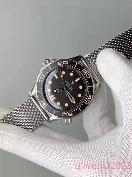 v3 ceramic bezel nttd 42mm no time to die men watches orologio sapphire men automatic movement mechanical montre de luxe watch james bond 00, Slivery;golden
v3 ceramic bezel nttd 42mm no time to die men watches orologio sapphire men automatic movement mechanical montre de luxe watch james bond 00, Slivery;golden