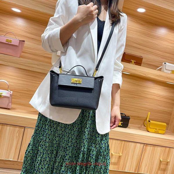 h home designer 2424 tote bags for sale 2023 new 2424mini baotou layer dumpling bag wing bag portable shoulder messenger bag female 1h13
h home designer 2424 tote bags for sale 2023 new 2424mini baotou layer dumpling bag wing bag portable shoulder messenger bag female 1h13