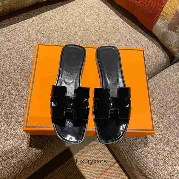 2023 oran leather sandals flat designer wear oasis girl slipper women hermz high definition h bottomed summer vr3a
2023 oran leather sandals flat designer wear oasis girl slipper women hermz high definition h bottomed summer vr3a