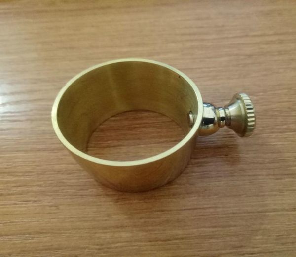 1pcs sax parts perfect beautiful alto saxophone ligature bakelite flute head clamp2389792
1pcs sax parts perfect beautiful alto saxophone ligature bakelite flute head clamp2389792