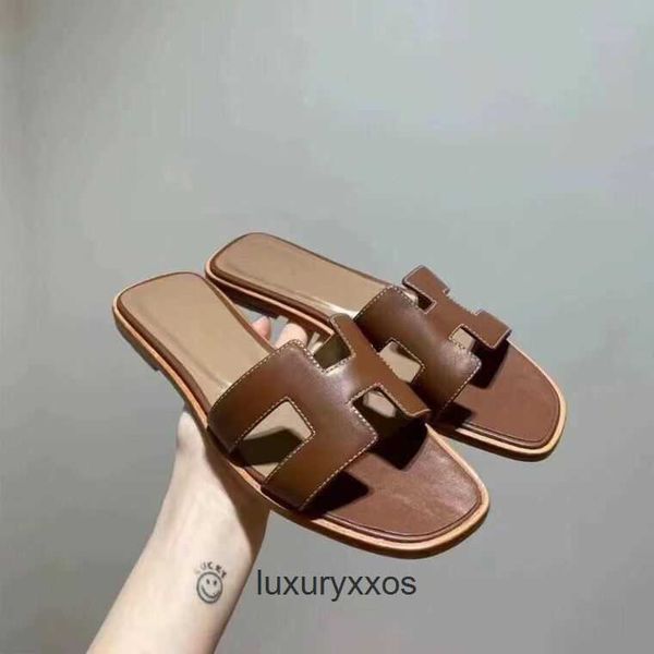 girl leather sandals bottomed slipper 2023 designer wearing flip hermz oasis flat oran h women flops summer wear casual vacation beach k737
girl leather sandals bottomed slipper 2023 designer wearing flip hermz oasis flat oran h women flops summer wear casual vacation beach k737