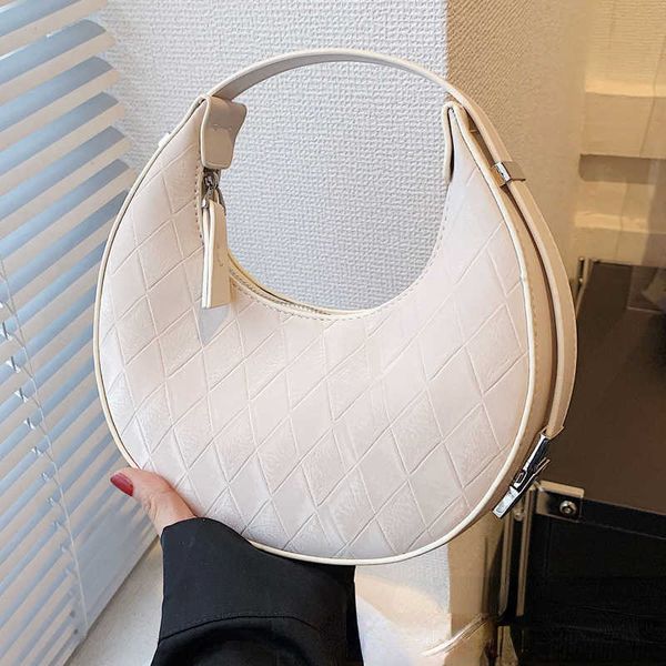 underarm bag women in new design and stylish handbag shoulder bag textured crescent bag
underarm bag women in new design and stylish handbag shoulder bag textured crescent bag