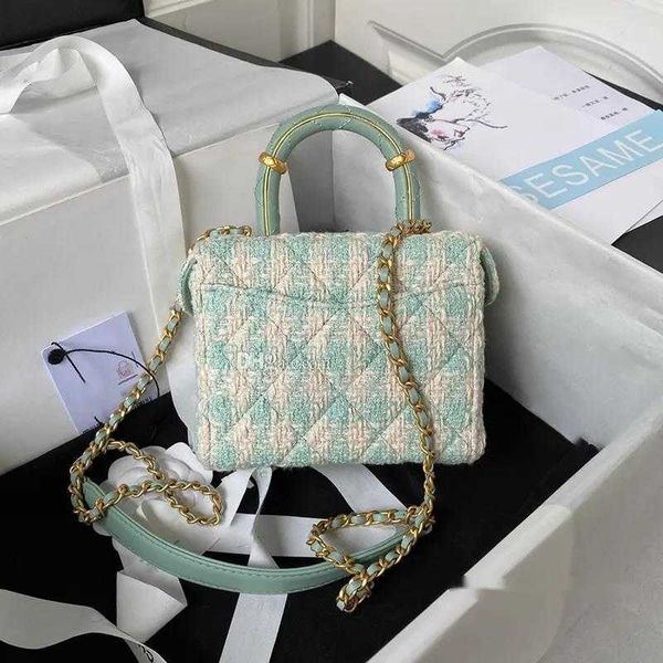 designer cosmetic bag genuine leather handbag 15cm luxury makeup bag delicate evening bag
designer cosmetic bag genuine leather handbag 15cm luxury makeup bag delicate evening bag