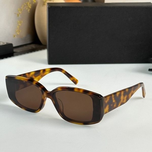 2023 women men sunglasses black yellow leopard print width plank full frame brown gradient color rectangle glasses available with box, White;black
2023 women men sunglasses black yellow leopard print width plank full frame brown gradient color rectangle glasses available with box, White;black
