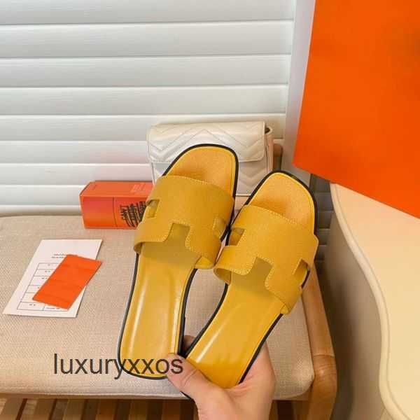 women sandal 2023 girl oran designer slippers luxury slipper leather ladies summer flat shoes fashion beach h letter slides flip flops df1a
women sandal 2023 girl oran designer slippers luxury slipper leather ladies summer flat shoes fashion beach h letter slides flip flops df1a