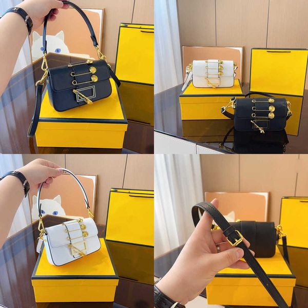 evening bags creative women luxury handbag shoulder leather designer handbags tote crossbody female purses with pin and chain pendant220307
evening bags creative women luxury handbag shoulder leather designer handbags tote crossbody female purses with pin and chain pendant220307