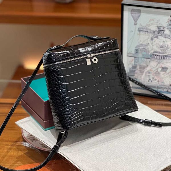 loro * piana bag loro bag lp backpack cowhide lunch box handbag high-end sense commuting small backpack simple and versatile backpack
loro * piana bag loro bag lp backpack cowhide lunch box handbag high-end sense commuting small backpack simple and versatile backpack