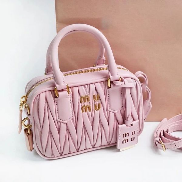mens handle designer gym miui shoulder sling bag luxury matelasse bowling tote square camera handbag travel bag women miu genuine leather cr
mens handle designer gym miui shoulder sling bag luxury matelasse bowling tote square camera handbag travel bag women miu genuine leather cr