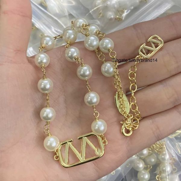 luxury brand designer pendant necklace valentinoly simple double letter v pendant necklace valentines day accessories gift kh2g, Silver
luxury brand designer pendant necklace valentinoly simple double letter v pendant necklace valentines day accessories gift kh2g, Silver