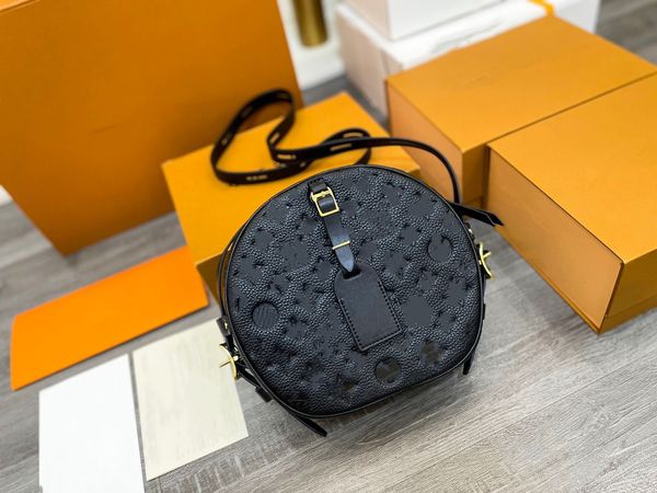 luxury designer embossed women fashion bag new one shoulder fashion head layer cowhide classic round cake crossbody bag
luxury designer embossed women fashion bag new one shoulder fashion head layer cowhide classic round cake crossbody bag