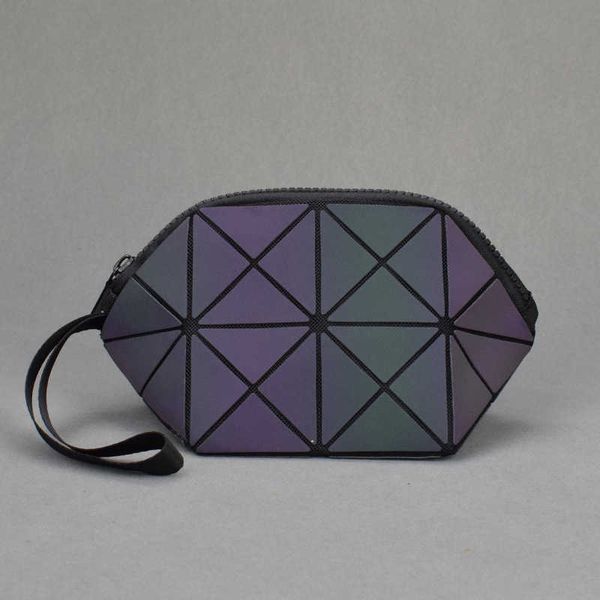 new luminous make-up bag geometric rhombic make-up bag shell color changing hand bag washing storage bag
new luminous make-up bag geometric rhombic make-up bag shell color changing hand bag washing storage bag