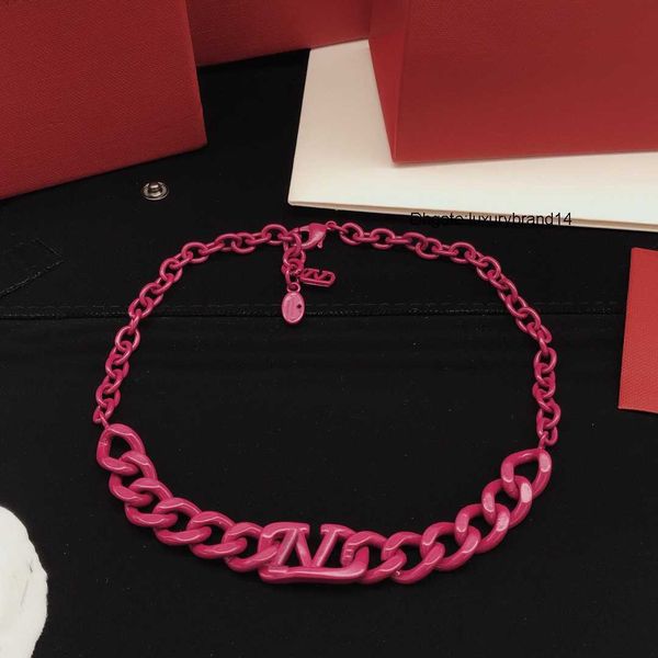 designer pendant necklaces letter v jewelry necklace luxury women new style fashion jewelry pearl metal valentinoly day gift cff, Silver
designer pendant necklaces letter v jewelry necklace luxury women new style fashion jewelry pearl metal valentinoly day gift cff, Silver