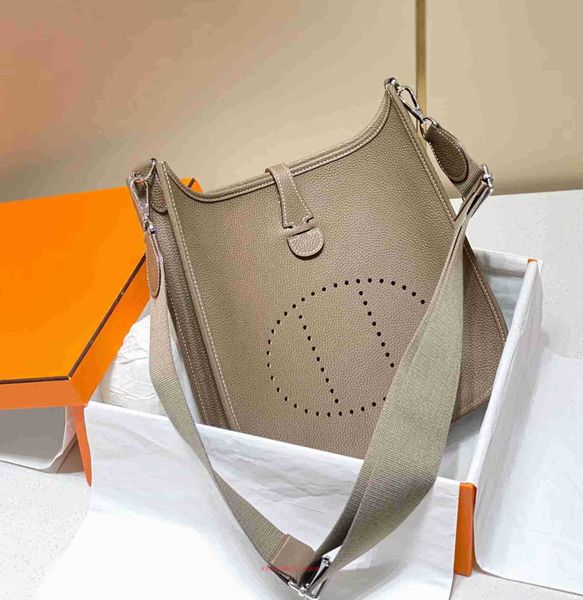 original wholesale h home evelynnss tote bags online shop tc layer cow leather wax thread high hollowed out single shoulder croevelynnss bod
original wholesale h home evelynnss tote bags online shop tc layer cow leather wax thread high hollowed out single shoulder croevelynnss bod