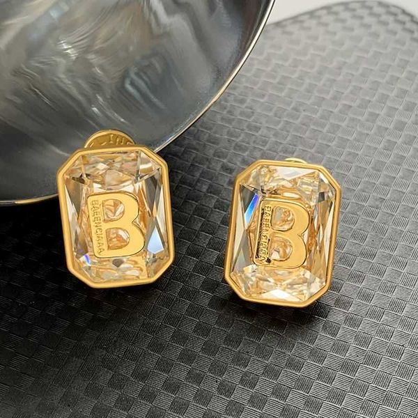 designer b earrings letter pure silver ear studs for women's light luxury small crowd design high grade temperament gold, Golden
designer b earrings letter pure silver ear studs for women's light luxury small crowd design high grade temperament gold, Golden